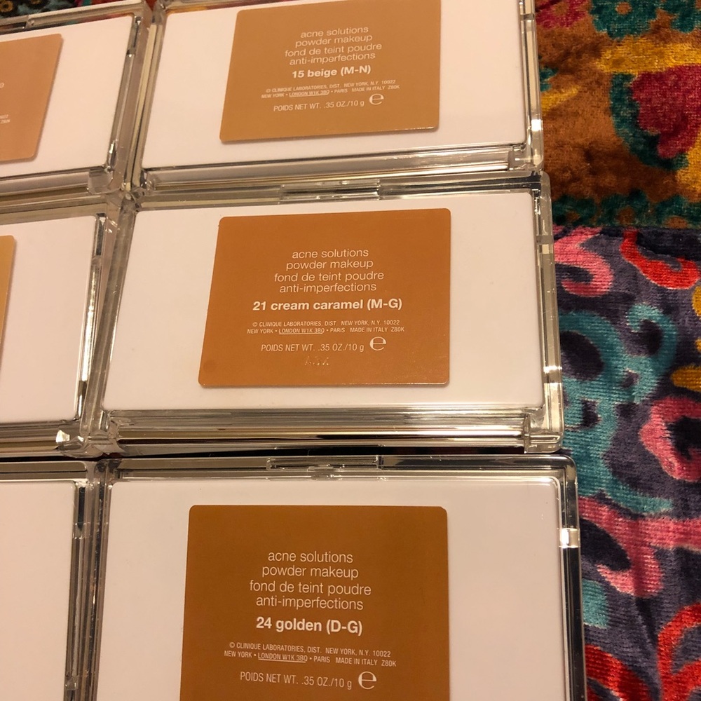 Clinique Acne Solutions Powder Makeup - Picture 5 of 7